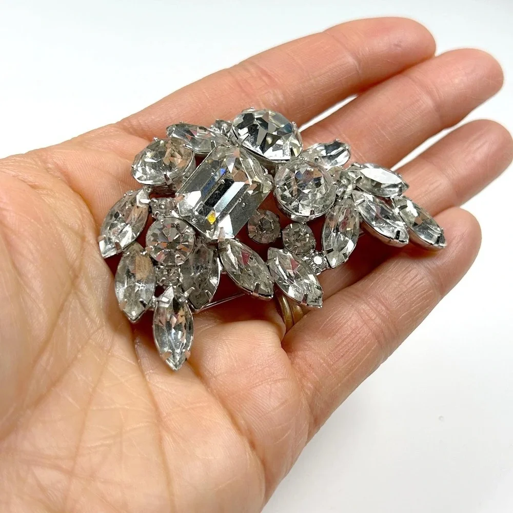 Kramer Rhinestone Statement Brooch Pin Silver Tone Clear Vintage‎ Old Hollywood